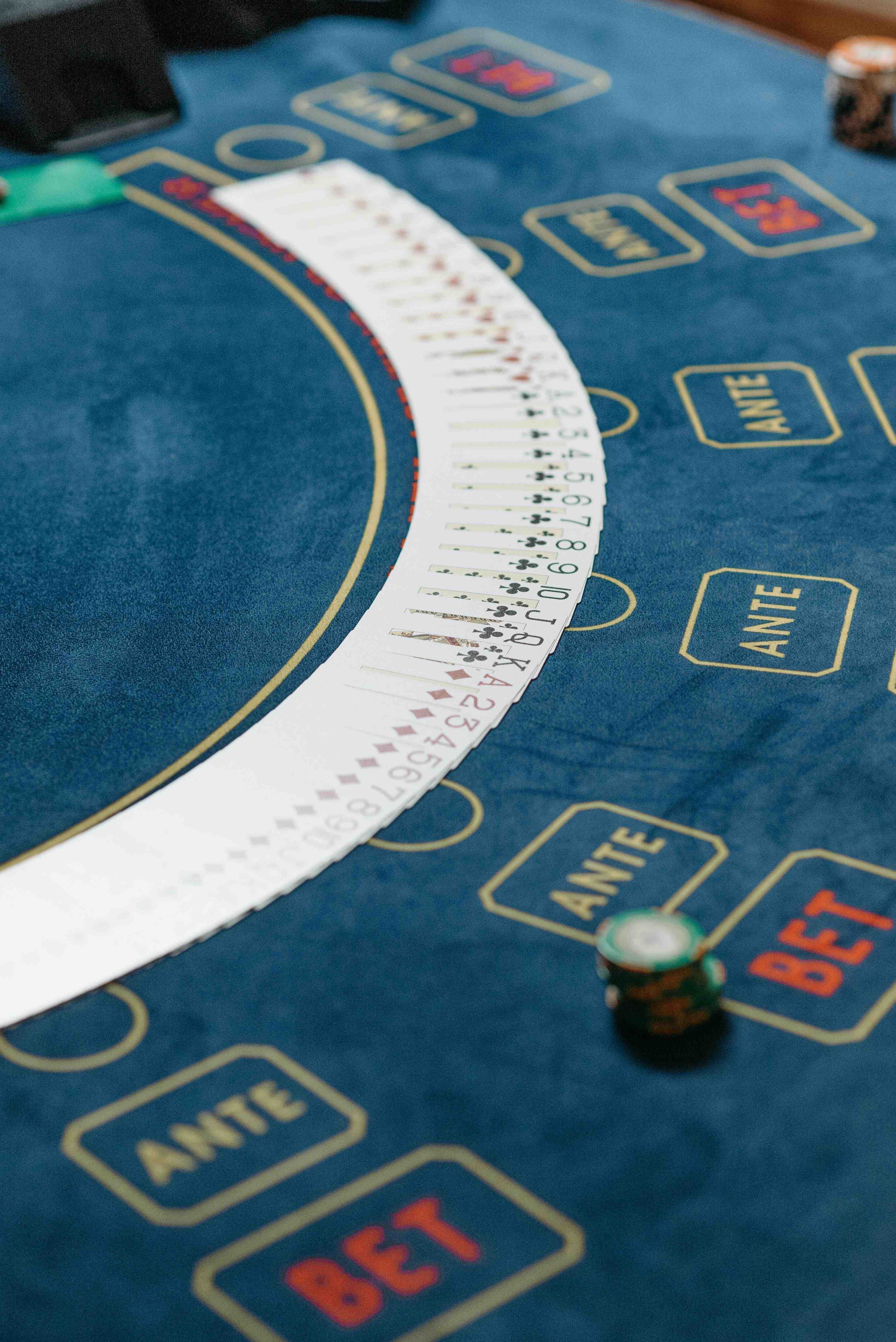 my777 အွန်လိုင်း စလော့ ဂိမ်းများ Online Slots ကစားနေသောမြင်ကွင်း